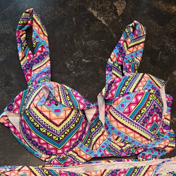 BUNDLE 2 FOR 1 {Marilyn Monroe} 2 KNOCKOUT BIKINIS for 1 PRICE- MAKE AN OFFER! - Picture 12 of 13